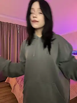 YourLittleDevil online show from March 31, 2026, 5:20 am