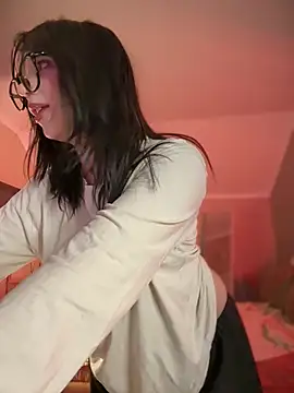 YourLittleDevil online show from March 19, 2026, 5:51 am