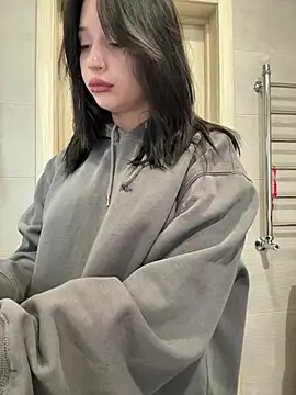 YourLittleDevil online show from March 29, 2026, 6:26 am