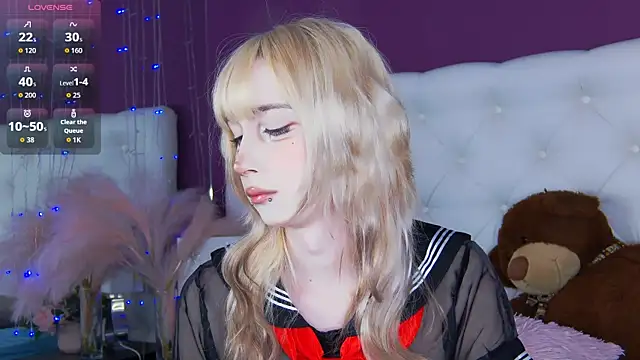 cutetomie online show from March 25, 2026, 9:14 pm