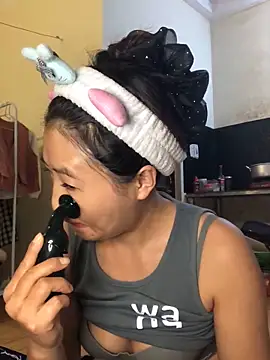 LiLy-0477 online show from October 19, 2025, 4:10 pm