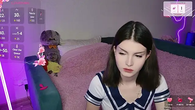 Snapshot of Alice18James chatting on October 6, 2025, 5:35 pm Alice18James online show from October 6, 2025, 5:35 pm