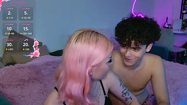 Snapshot of Alice18James chatting on September 10, 2025, 8:19 pm Alice18James online show from September 10, 2025, 8:19 pm