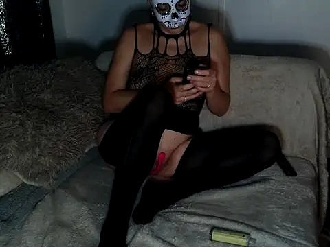 Snapshot of 1AngelBleak1 chatting on September 17, 2025, 11:40 pm 1AngelBleak1 online show from September 17, 2025, 11:40 pm