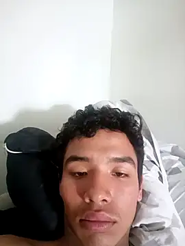 Snapshot of Bigboysmokeweed chatting on November 16, 2025, 5:06 pm Bigboysmokeweed online show from November 16, 2025, 5:06 pm