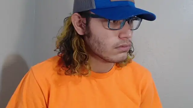 Snapshot of zacthefeetguy chatting on February 4, 2026, 6:03 pm zacthefeetguy online show from February 4, 2026, 6:03 pm