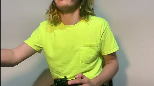 Snapshot of zacthefeetguy chatting on February 18, 2026, 8:44 am zacthefeetguy online show from February 18, 2026, 8:44 am