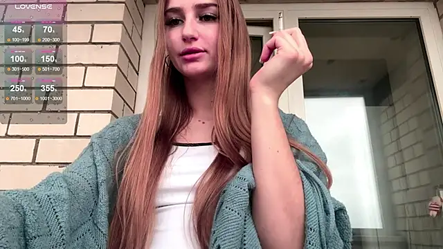 SweetJinny88 online show from November 18, 2025, 7:44 am