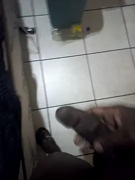 Snapshot of dann201 chatting on October 1, 2025, 7:29 pm dann201 online show from October 1, 2025, 7:29 pm