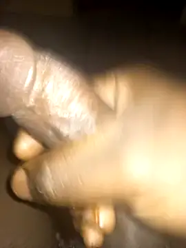 Snapshot of dann201 chatting on October 28, 2025, 4:28 pm dann201 online show from October 28, 2025, 4:28 pm