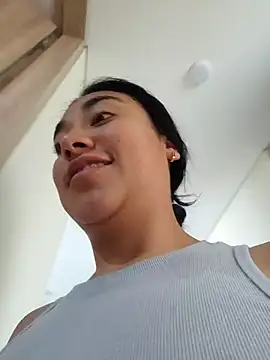 AmberGold- online show from April 9, 2026, 8:04 pm