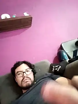 Snapshot of Frnlove521 chatting on October 12, 2025, 10:00 pm Frnlove521 online show from October 12, 2025, 10:00 pm