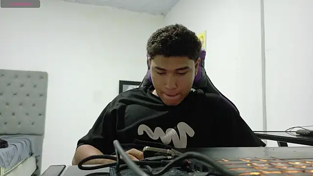 kenji azura1 online show from April 16, 2026, 3:29 am