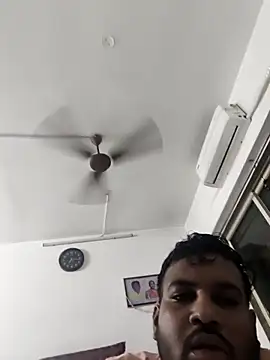 Snapshot of vinay_smalldick chatting on April 20, 2026, 1:45 pm vinay smalldick online show from April 20, 2026, 1:45 pm