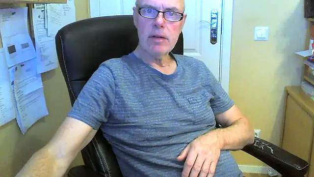 Snapshot of Klipparn chatting on January 6, 2026, 9:13 am Klipparn online show from January 6, 2026, 9:13 am