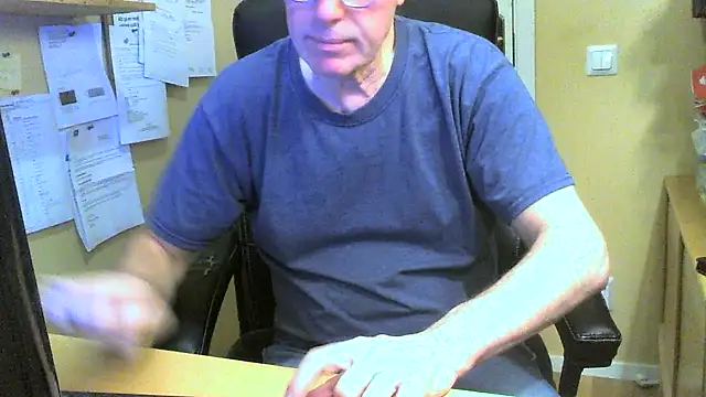 Snapshot of Klipparn chatting on December 14, 2025, 4:12 pm Klipparn online show from December 14, 2025, 4:12 pm