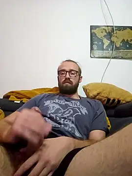 Snapshot of Loopertz chatting on October 5, 2025, 5:58 pm Loopertz online show from October 5, 2025, 5:58 pm