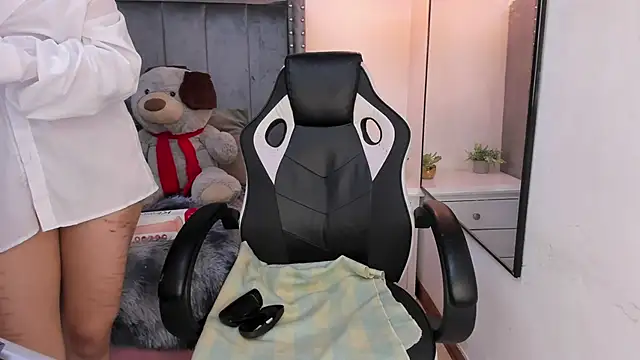 Miyu Komori online show from March 28, 2026, 7:59 pm