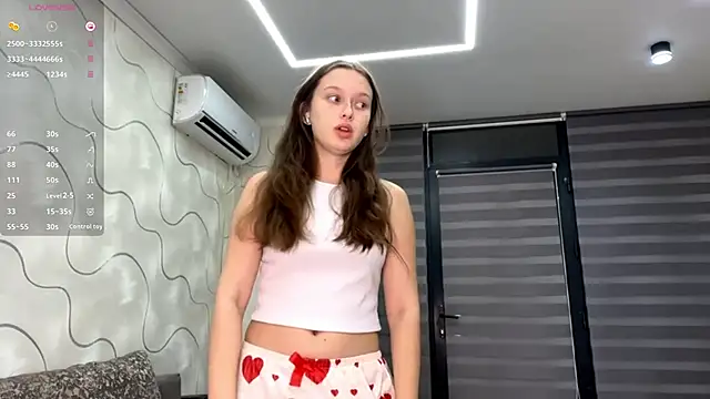 CharlynDini online show from October 25, 2025, 3:12 pm