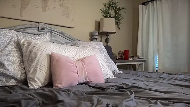 ErinDraven23 online show from October 14, 2025, 10:20 pm