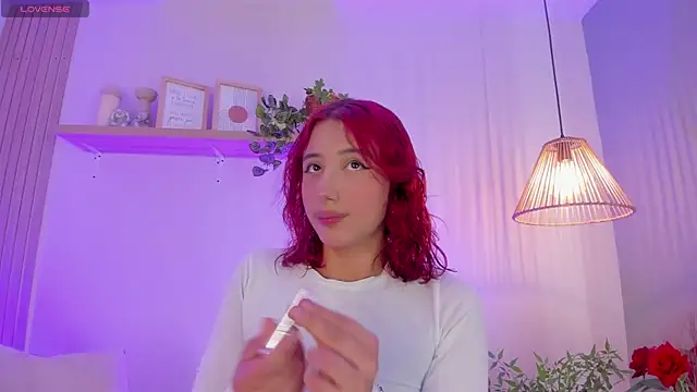 Cristalfoxy  online show from December 20, 2025, 7:28 pm