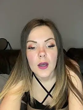 Snapshot of SexyLoLoUK chatting on November 12, 2025, 6:23 pm SexyLoLoUK online show from November 12, 2025, 6:23 pm