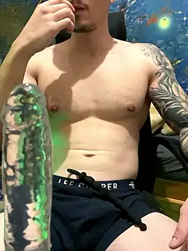 fronkie9384 online show from January 13, 2026, 8:13 pm