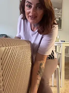 IrishmilfAnna online show from September 21, 2025, 4:56 pm