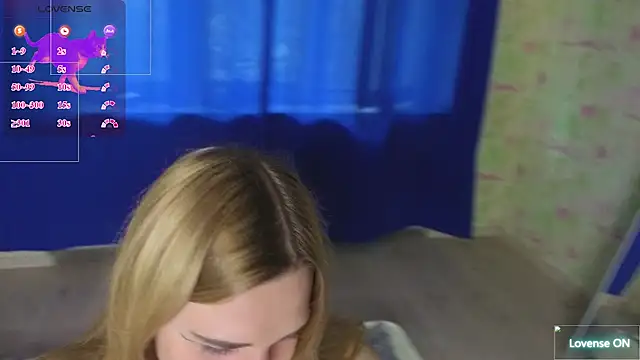 Snapshot of HelenMartines chatting on July 15, 2026, 8:54 am HelenMartines online show from July 15, 2026, 8:54 am