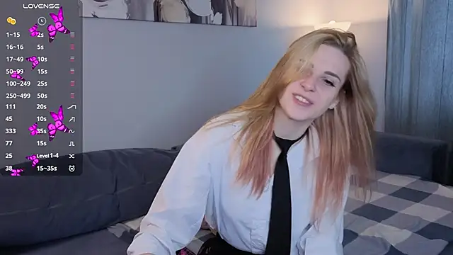 HelenMartines online show from October 28, 2025, 10:36 am