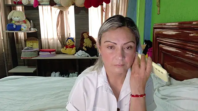  Charlize theron  online show from February 17, 2026, 9:34 pm