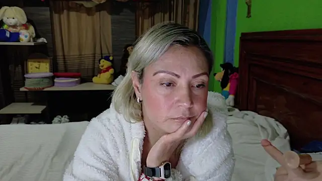  Charlize theron  online show from February 3, 2026, 2:53 am