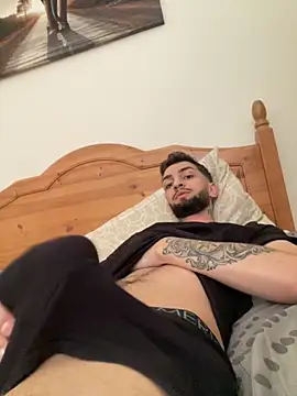 mixedcouplee69 online show from October 1, 2025, 11:58 am