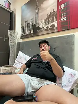 mixedcouplee69 online show from November 6, 2025, 11:09 pm