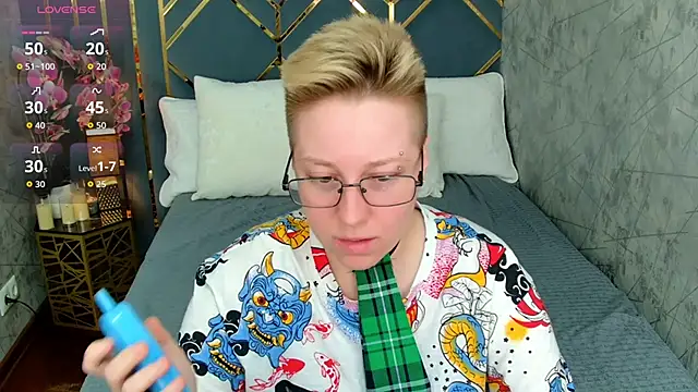 Snapshot of AlexandraGreen chatting on September 18, 2025, 9:07 pm AlexandraGreen online show from September 18, 2025, 9:07 pm