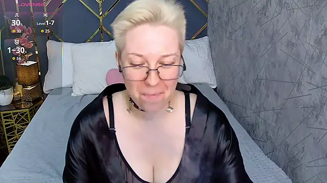 AlexandraGreen online show from November 8, 2025, 8:56 pm