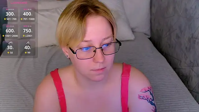 Snapshot of AlexandraGreen chatting on June 5, 2026, 9:53 pm AlexandraGreen online show from June 5, 2026, 9:53 pm