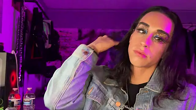 xoFrankie online show from November 28, 2025, 6:46 am