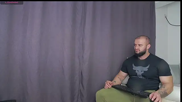 RickyMiami1 online show from November 18, 2025, 10:13 pm