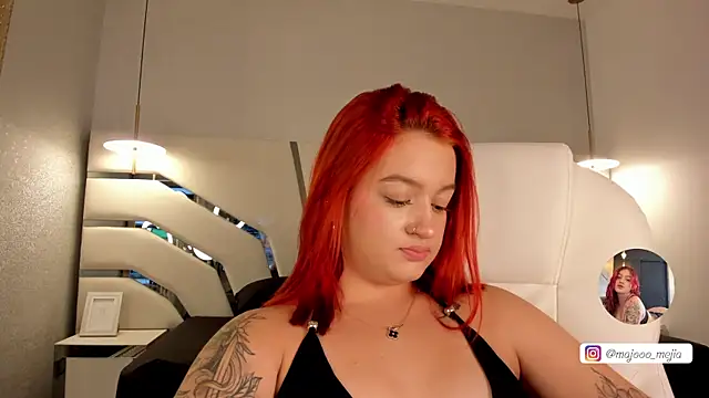 Julieth Rojas online show from September 11, 2025, 4:56 am