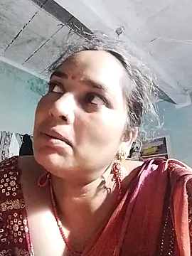 Snapshot of Hot_reew chatting on September 9, 2025, 4:49 pm Hot reew online show from September 9, 2025, 4:49 pm