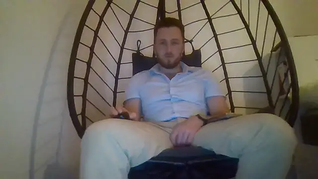 Snapshot of Keviios chatting on October 19, 2025, 5:16 pm Keviios online show from October 19, 2025, 5:16 pm