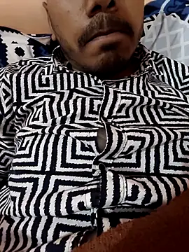 Snapshot of YourTarzan chatting on February 4, 2026, 8:20 am YourTarzan online show from February 4, 2026, 8:20 am