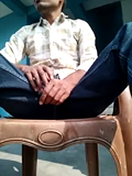 Snapshot of YourTarzan chatting on November 9, 2025, 6:50 am YourTarzan online show from November 9, 2025, 6:50 am