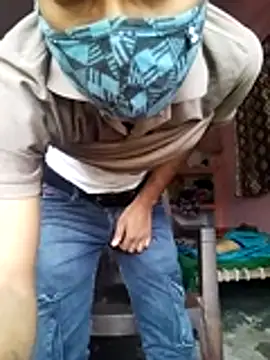 Snapshot of YourTarzan chatting on October 24, 2025, 3:38 am YourTarzan online show from October 24, 2025, 3:38 am