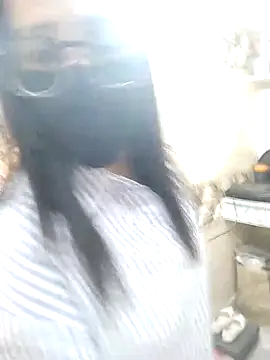 Snapshot of meenu_bhabhi547 chatting on April 12, 2026, 4:27 am meenu bhabhi547 online show from April 12, 2026, 4:27 am