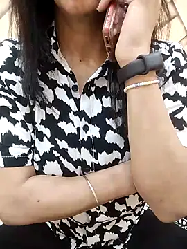 Snapshot of meenu_bhabhi547 chatting on April 1, 2026, 4:36 am meenu bhabhi547 online show from April 1, 2026, 4:36 am