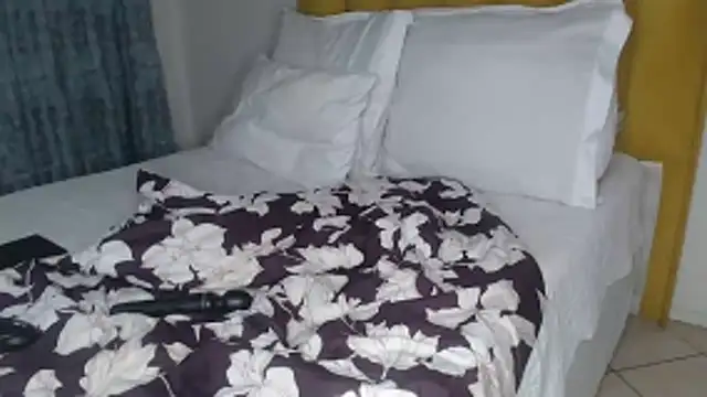 Snapshot of Bella_2025 chatting on February 19, 2026, 6:16 pm Bella 2025 online show from February 19, 2026, 6:16 pm