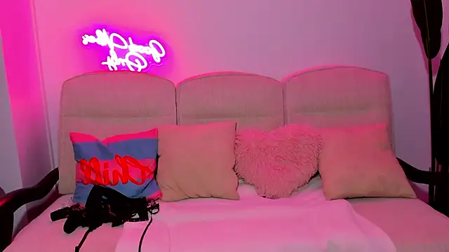 JessicaSky  online show from March 19, 2026, 9:04 pm