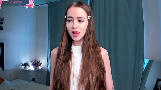 Chloeee4200 online show from March 13, 2026, 1:05 pm